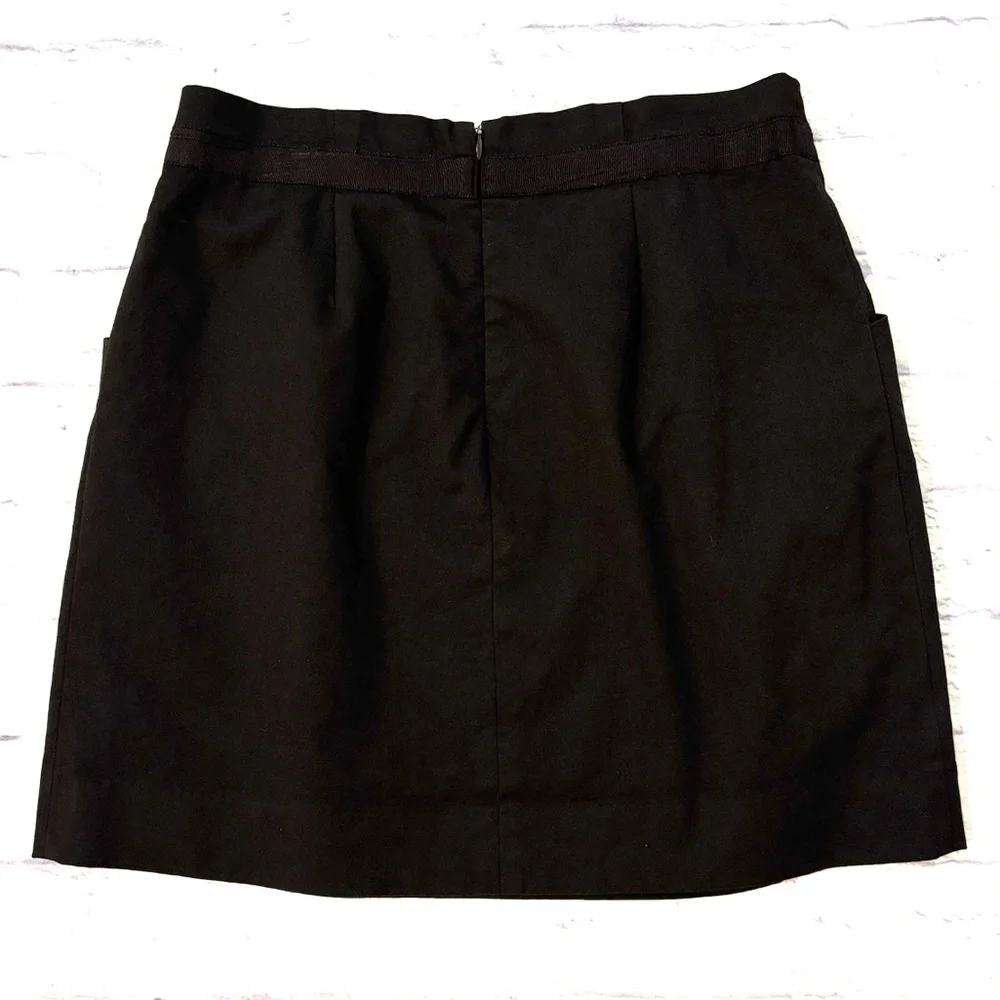GAP Pleated Front Classic Black Skirt Large Pockets Lined Interior Size 6